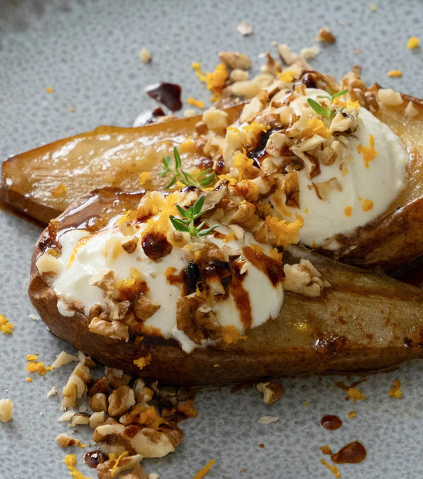 Geröstete Birnen mit Honig und Vanillejoghurt